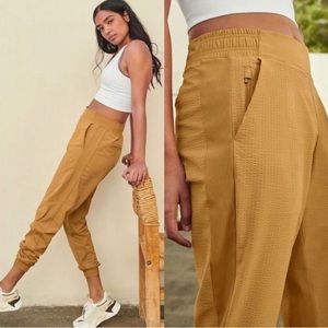 NWOT Athleta Brooklyn Jogger